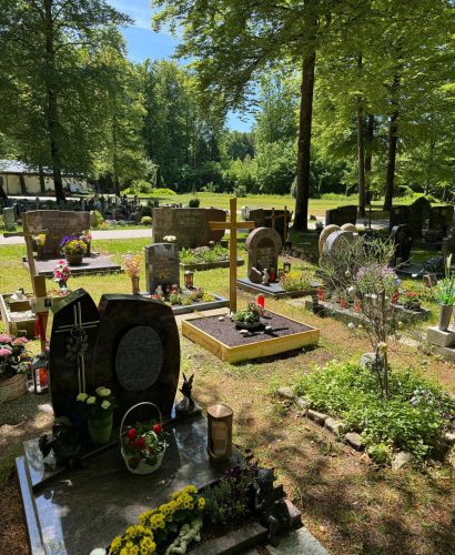 Grabanlage Friedhof-min Grabanlage Friedhof